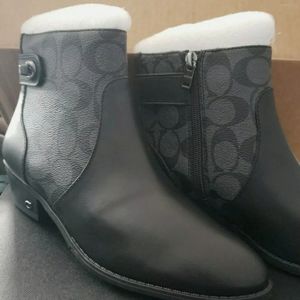 New In Box Authentic COACH Deni Leather Signature